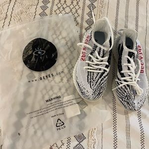 Oeyes brand - zebra Yeezy sneakers
